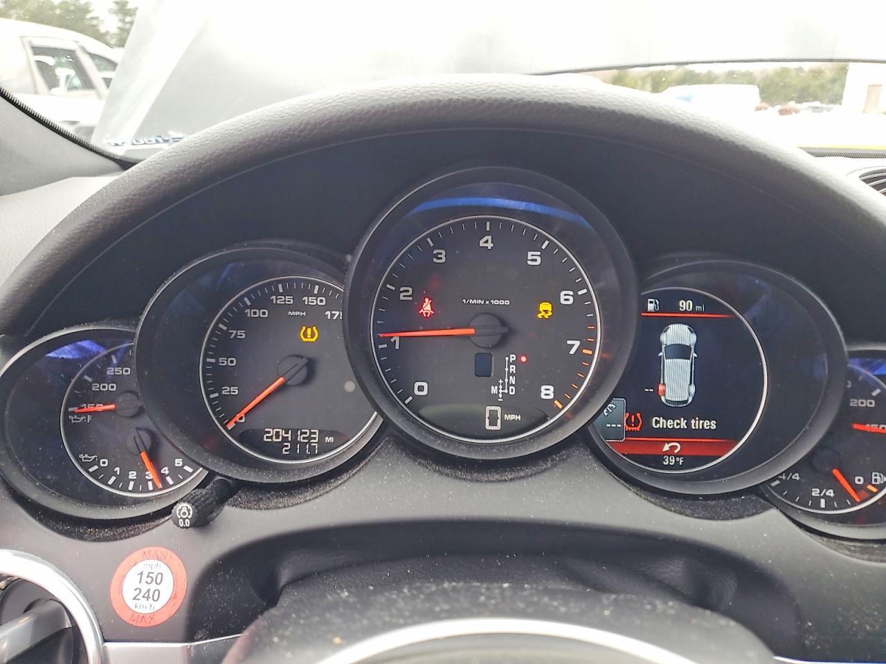 2017 PORSCHE CAYENNE