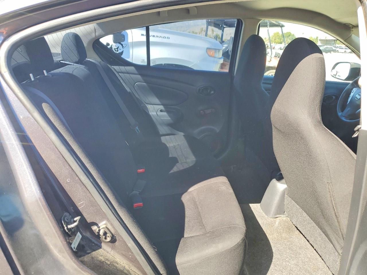 2015 NISSAN VERSA