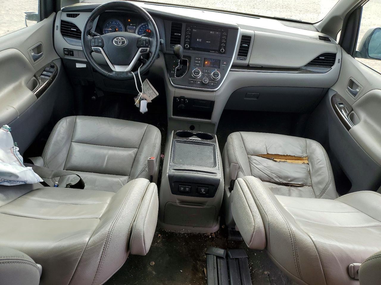 2019 TOYOTA SIENNA