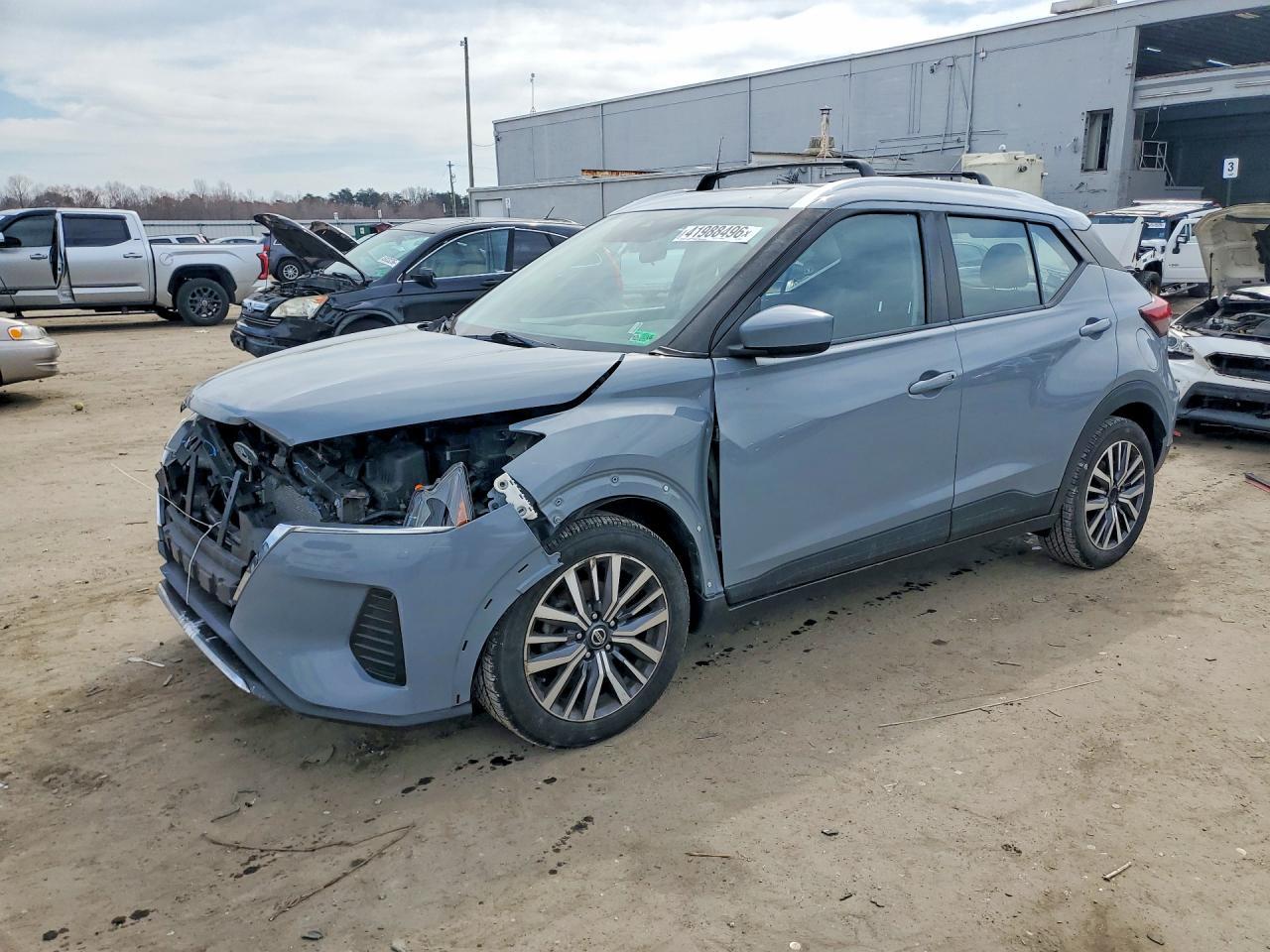2021 NISSAN KICKS