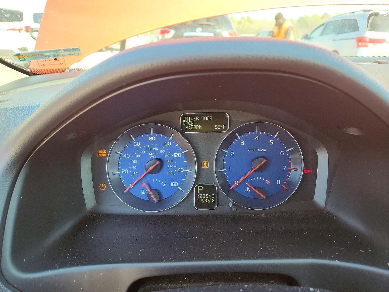 2011 VOLVO C30