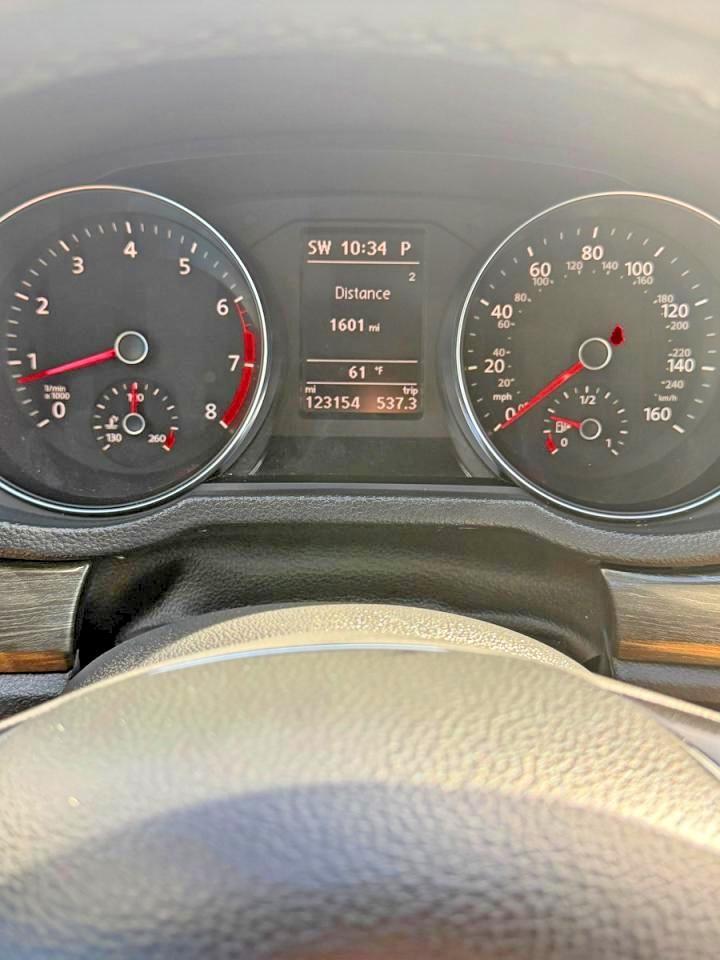 2018 VOLKSWAGEN Passat