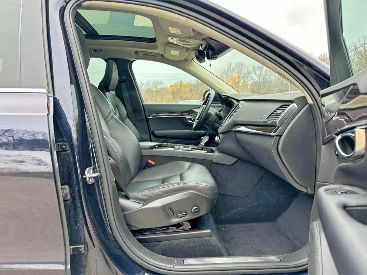2019 VOLVO XC90