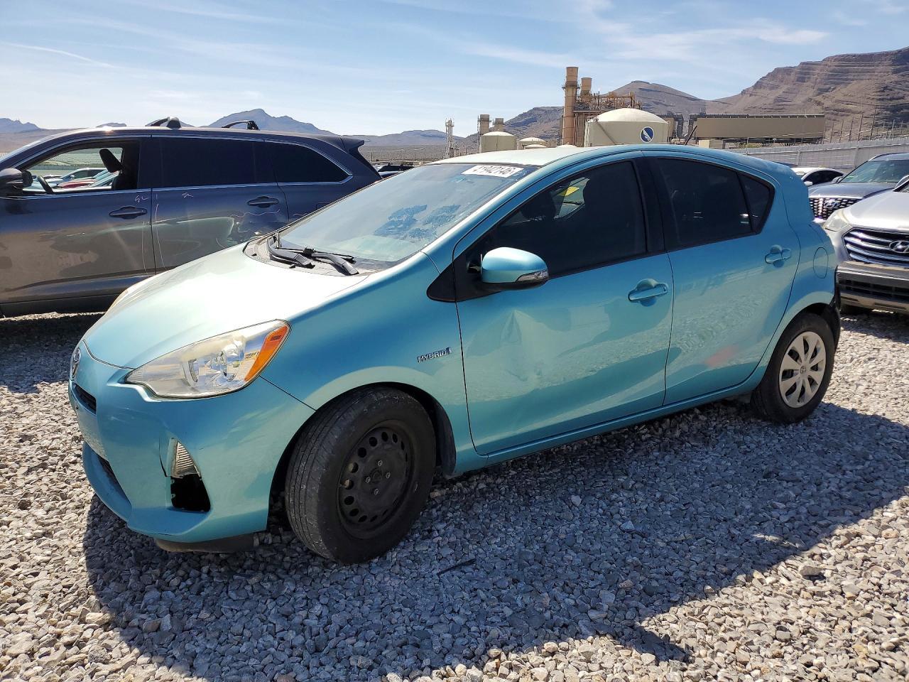 2014 TOYOTA Prius c