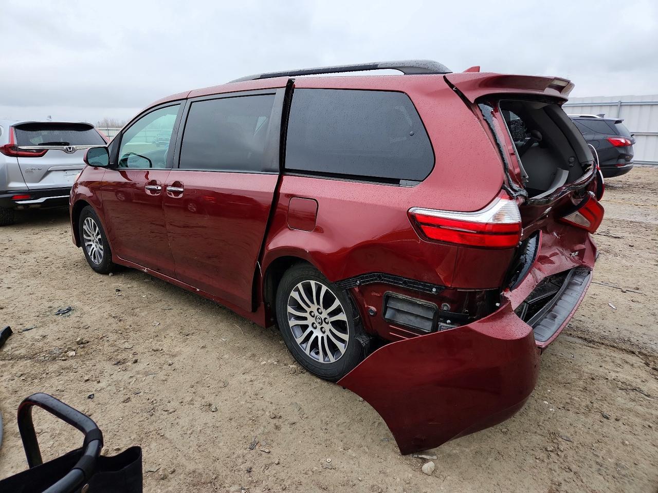 2018 TOYOTA SIENNA
