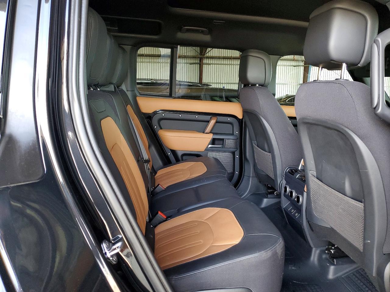 2023 LAND ROVER Defender