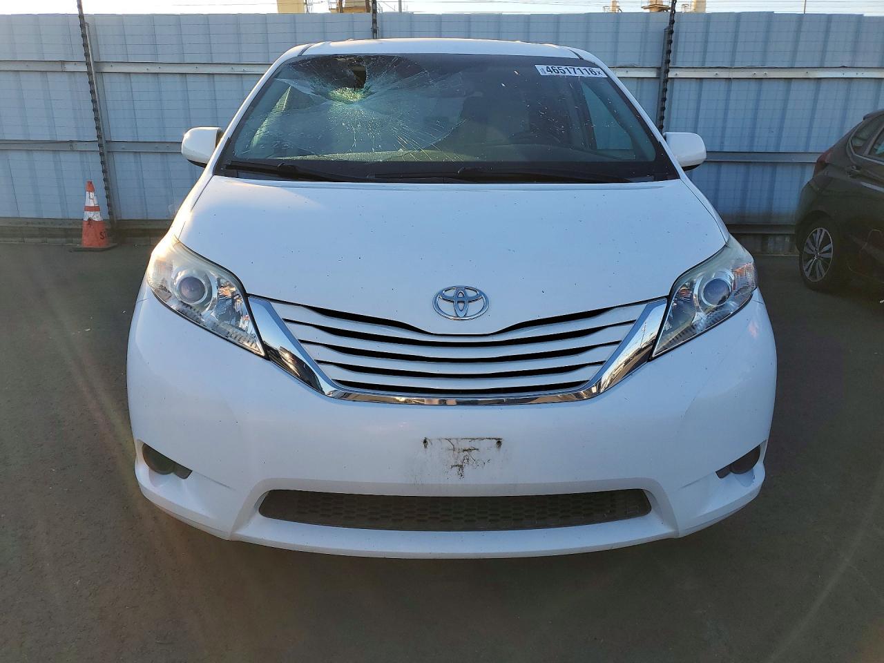2016 TOYOTA SIENNA