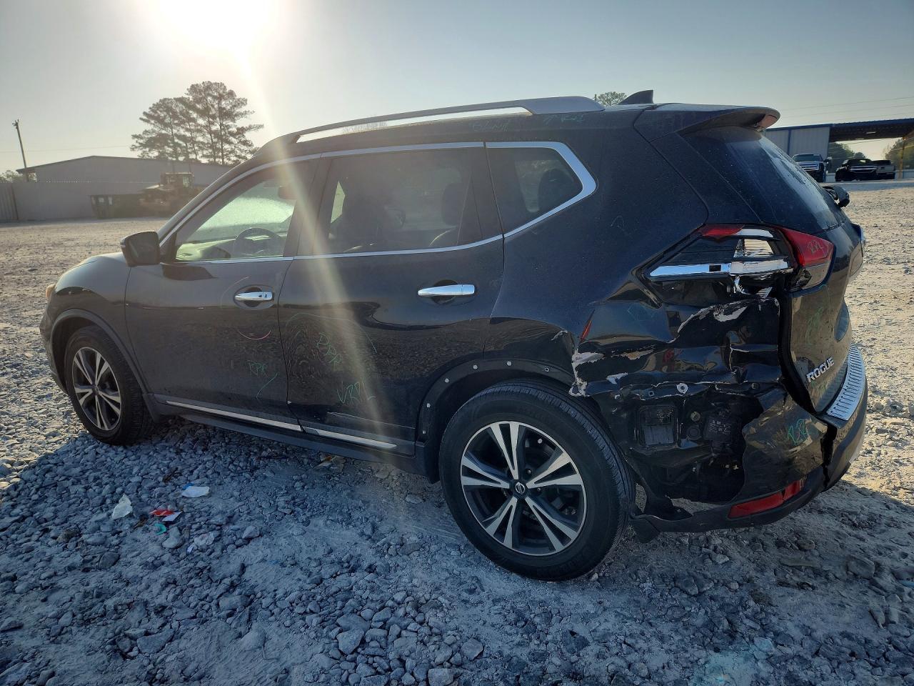 2017 NISSAN ROGUE