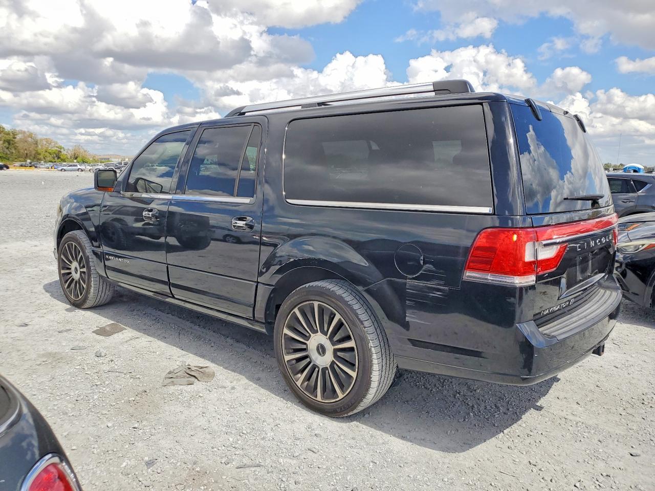 2015 LINCOLN Navigator