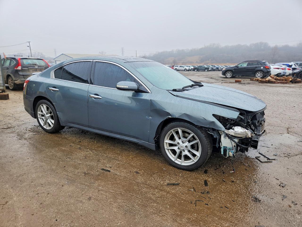 2010 NISSAN Maxima