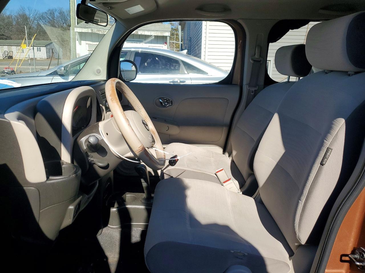 2011 NISSAN CUBE