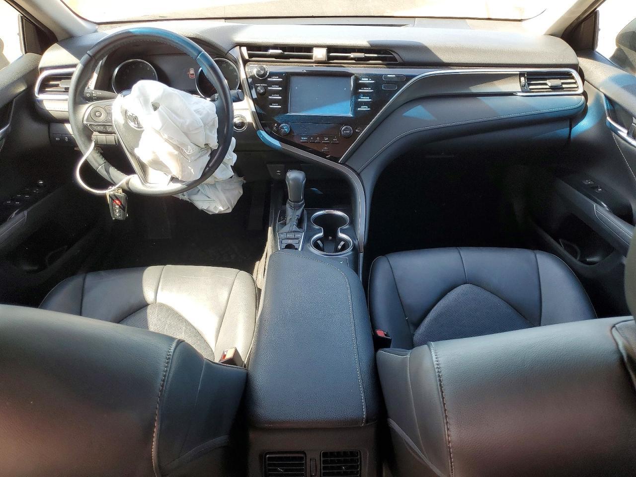 2018 TOYOTA CAMRY