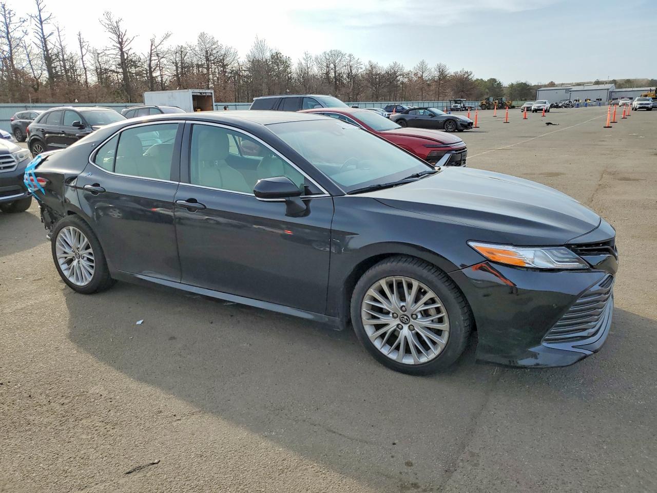 2018 TOYOTA CAMRY