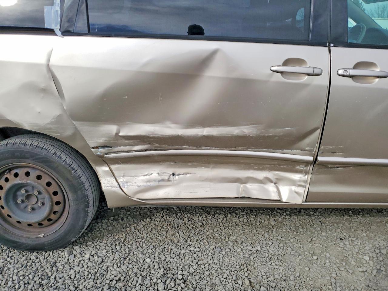 2005 TOYOTA SIENNA