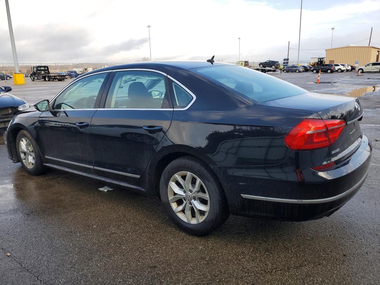 2016 VOLKSWAGEN Passat