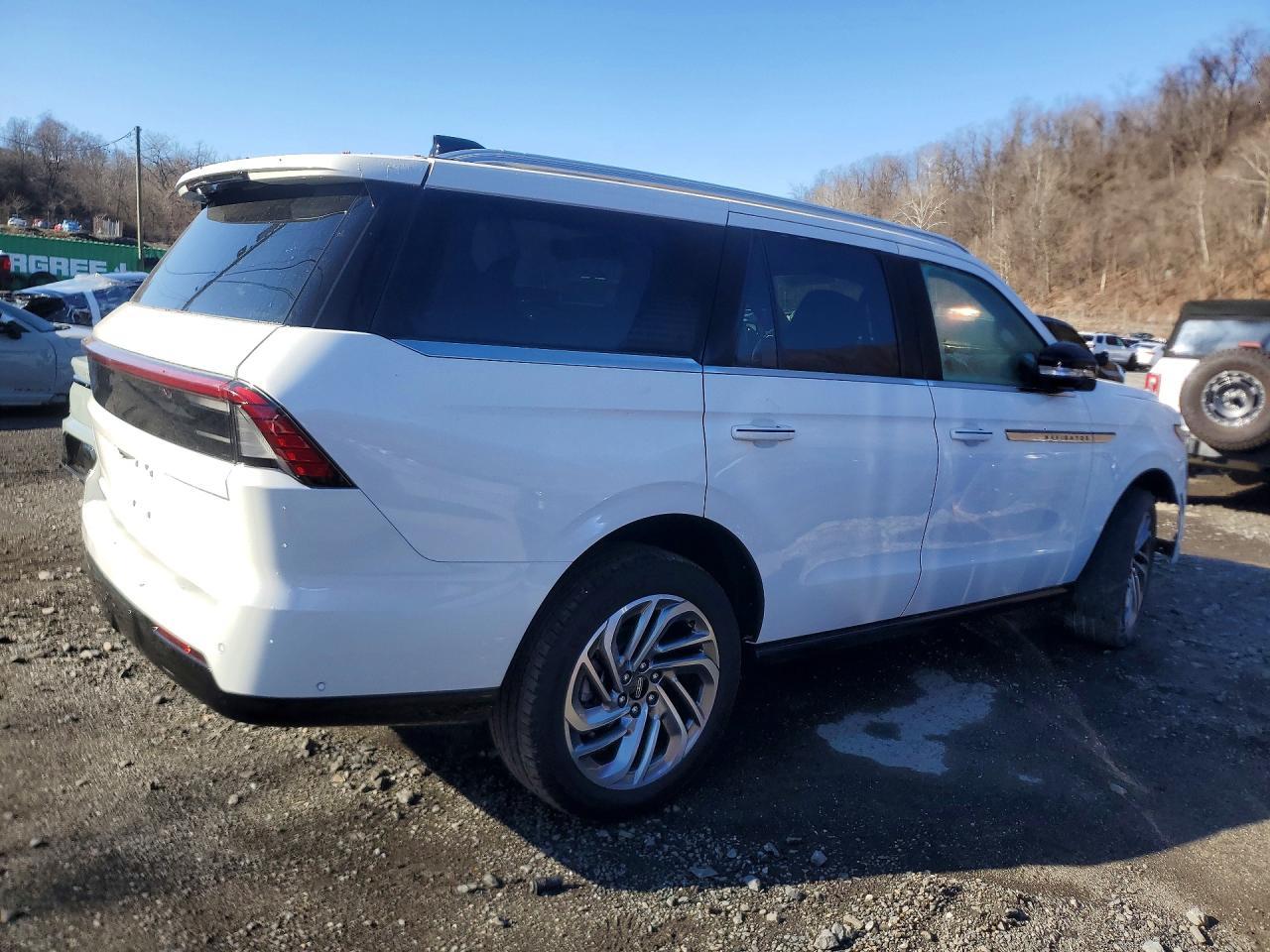 2025 LINCOLN Navigator