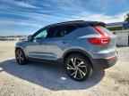 2022 VOLVO XC40