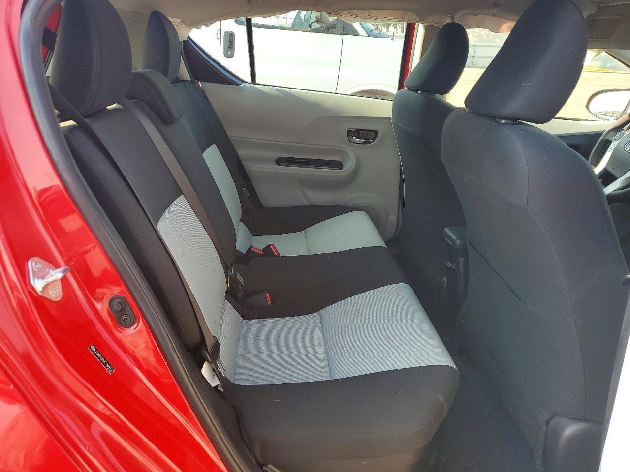 2014 TOYOTA Prius c