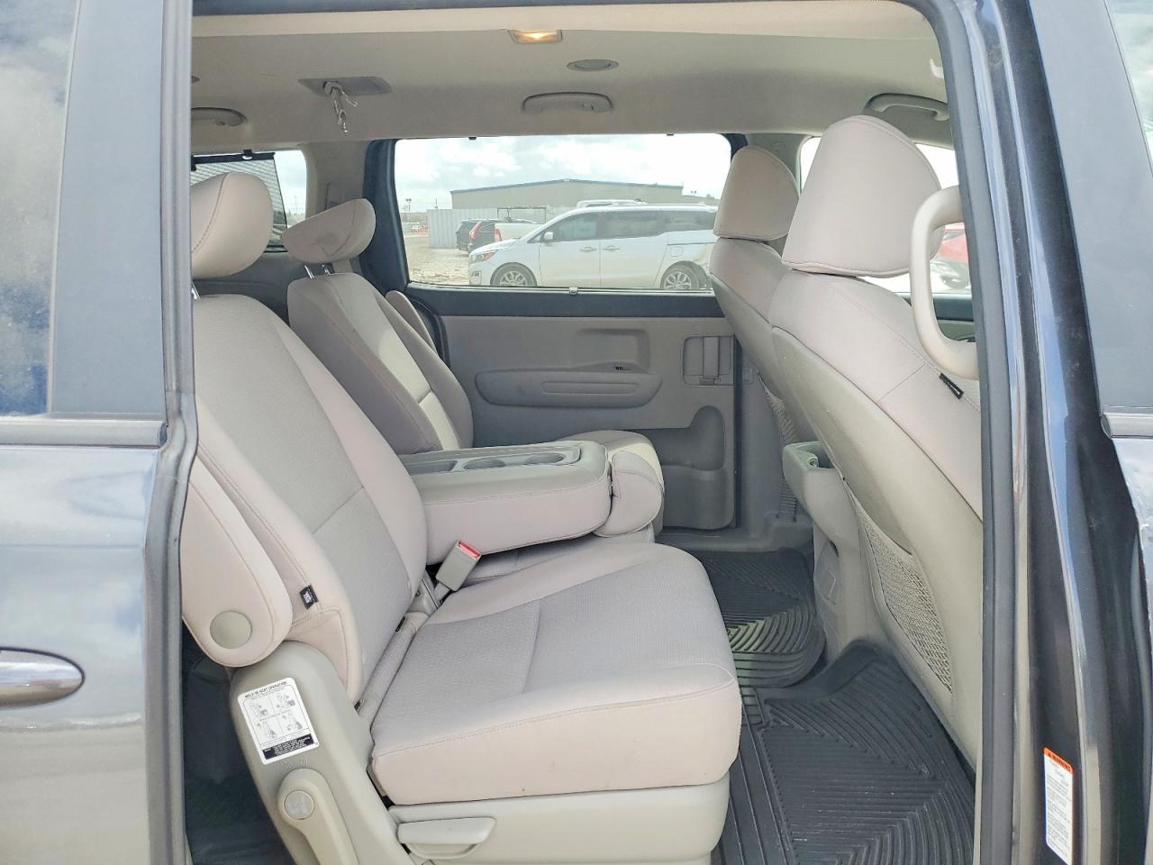 2016 KIA SEDONA