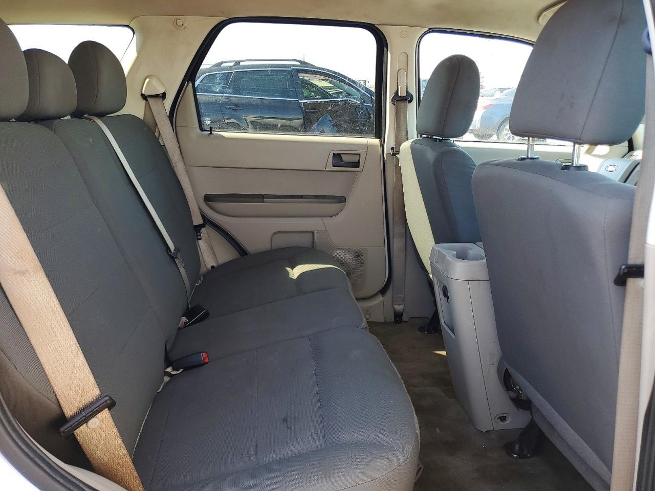 2010 FORD ESCAPE
