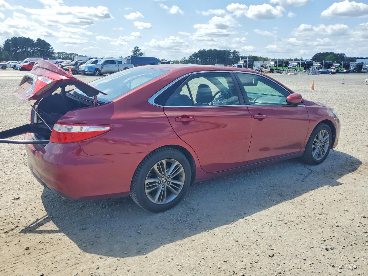 2016 TOYOTA CAMRY