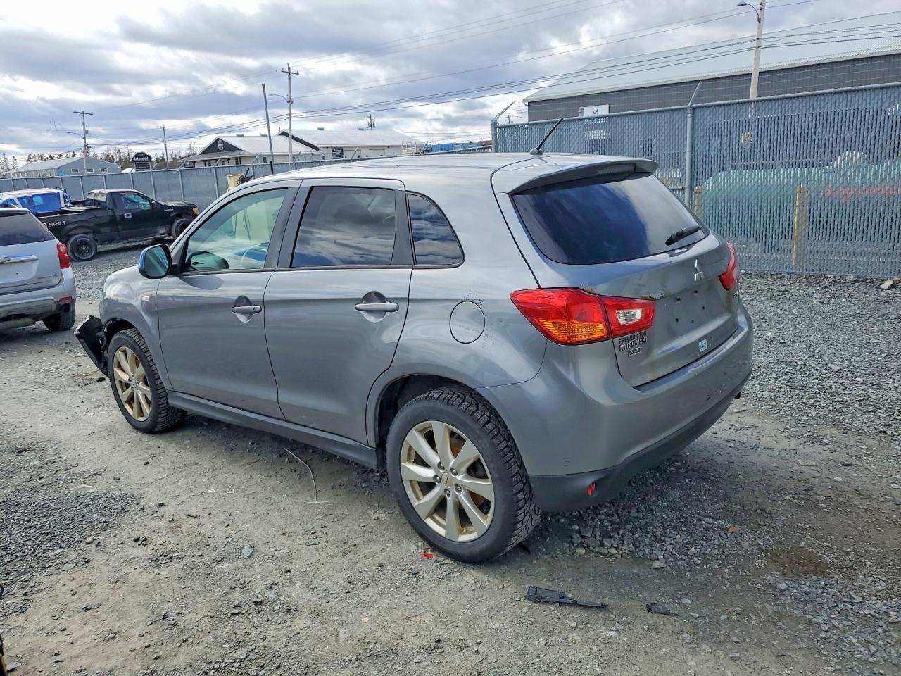 2015 MITSUBISHI RVR