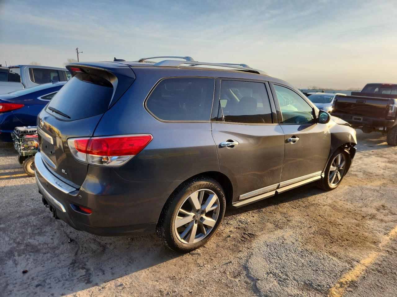 2014 NISSAN PATHFINDER