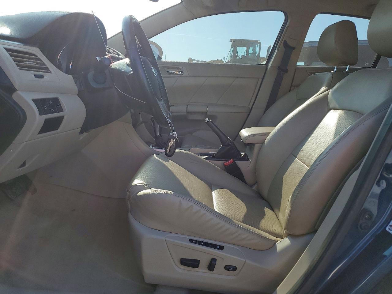 2011 SUZUKI Kizashi