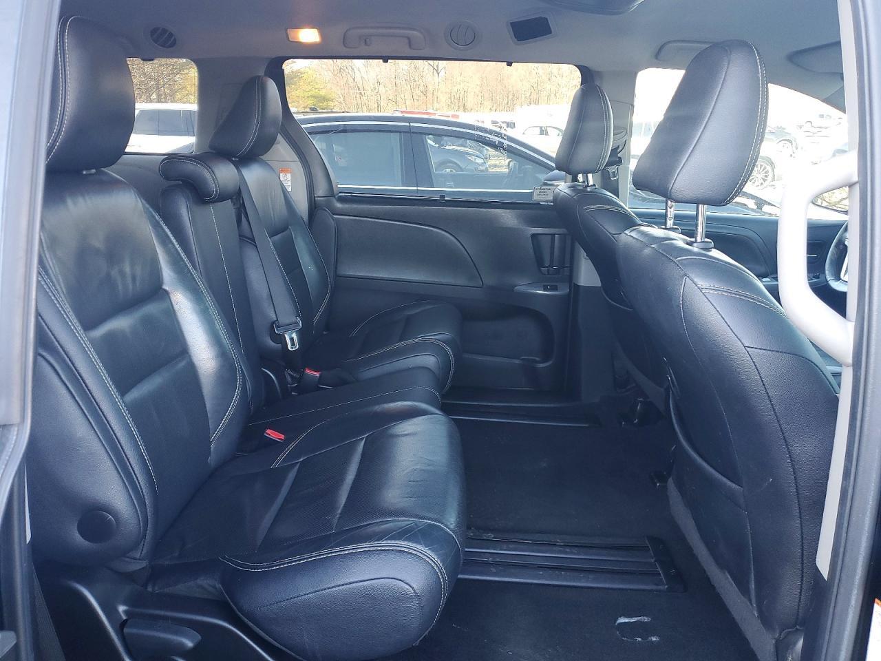 2016 TOYOTA SIENNA