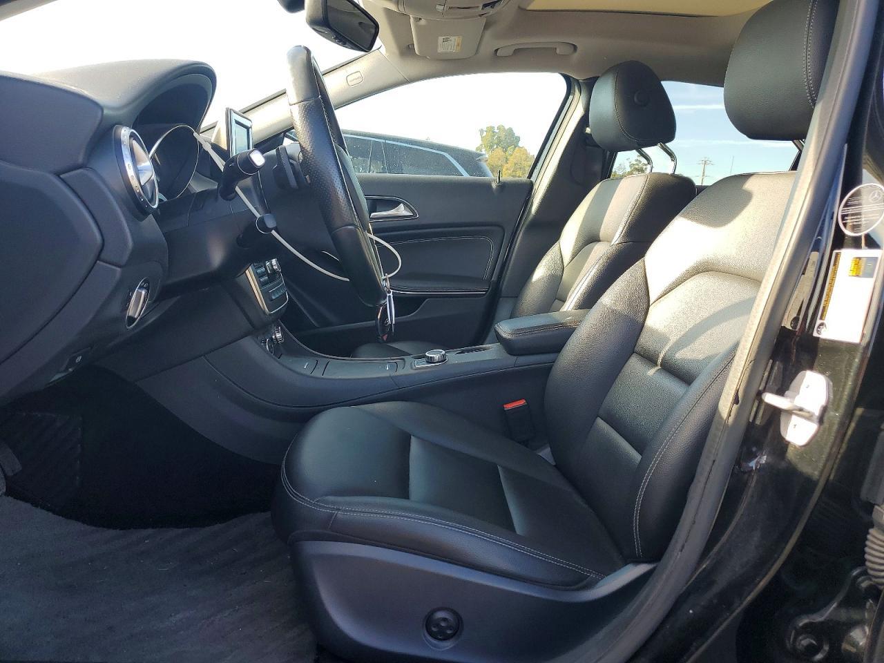 2015 MERCEDES-BENZ GLA-Class