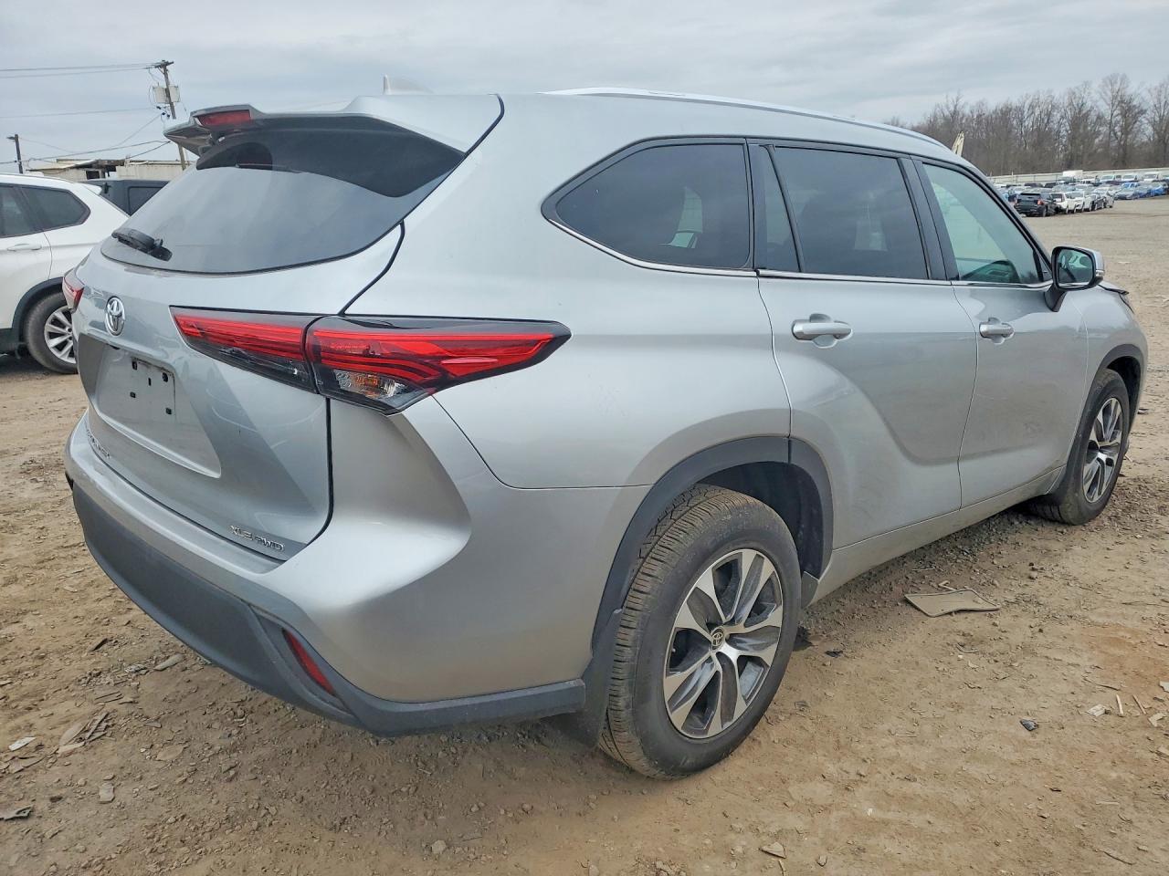 2021 TOYOTA HIGHLANDER