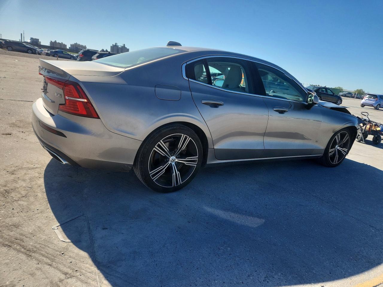2019 VOLVO S60