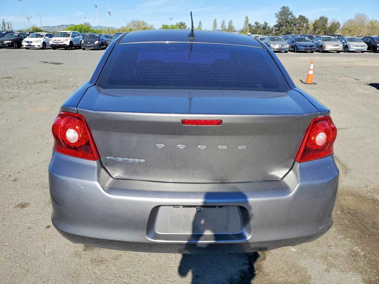 2013 DODGE Avenger