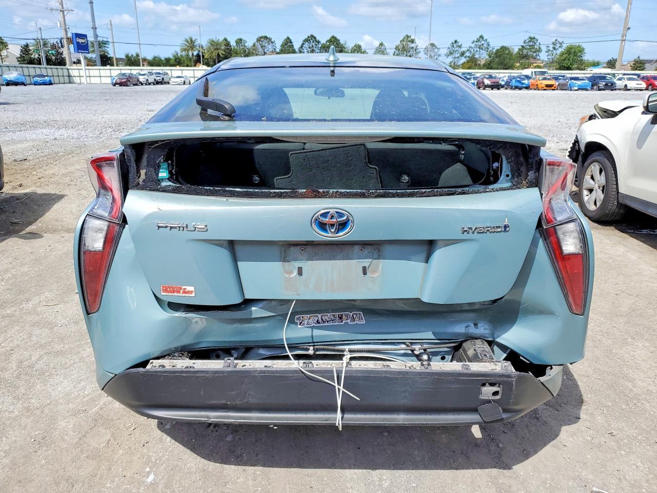 2016 TOYOTA PRIUS