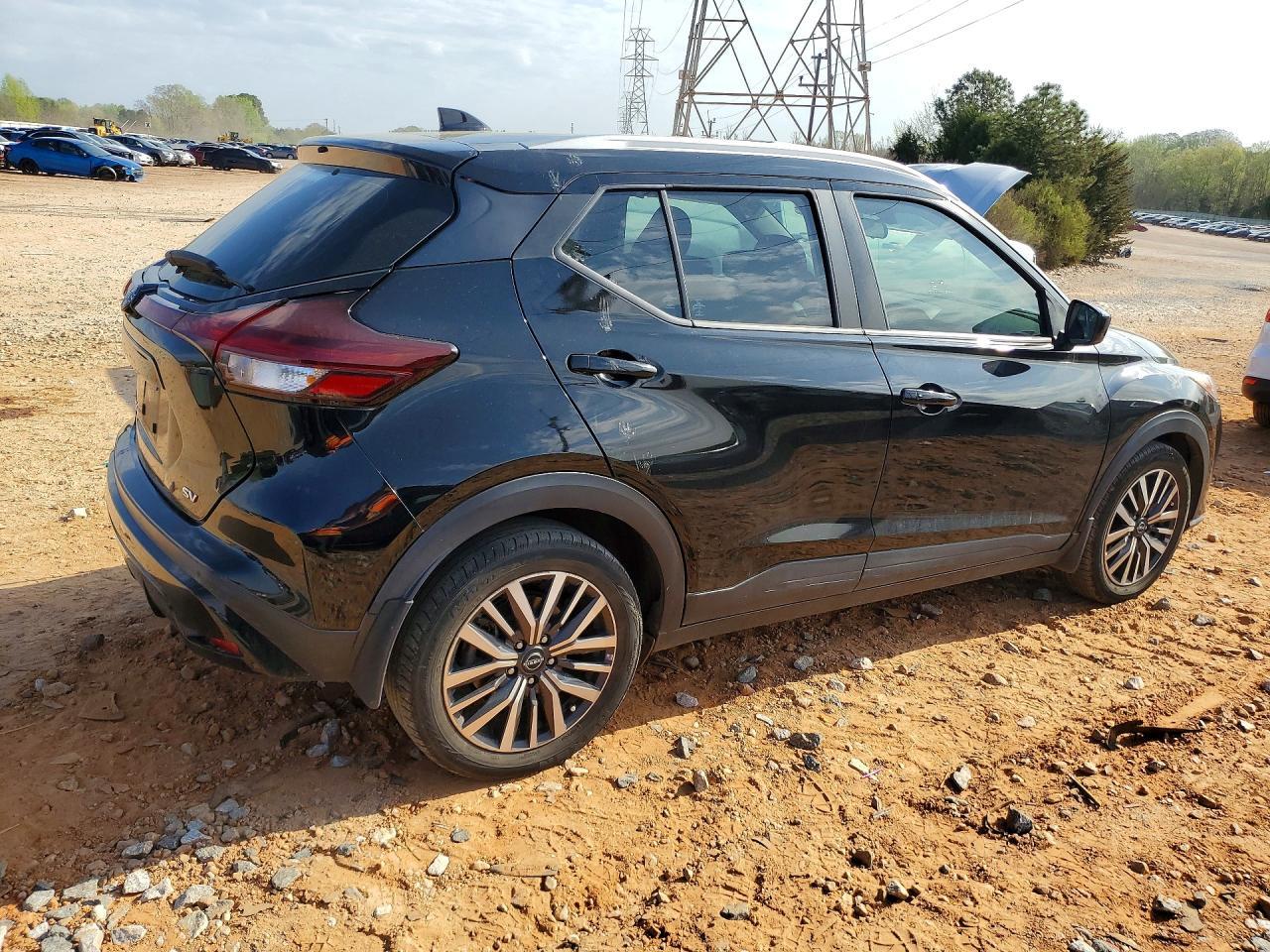 2022 NISSAN KICKS