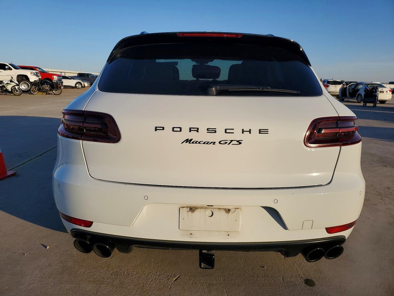 2017 PORSCHE Macan
