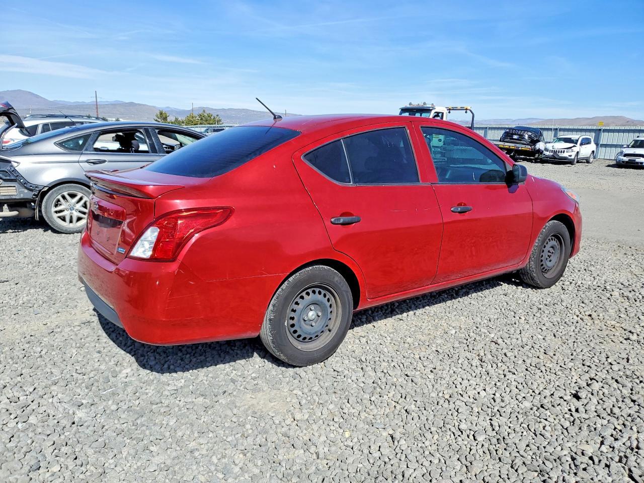 2015 NISSAN VERSA