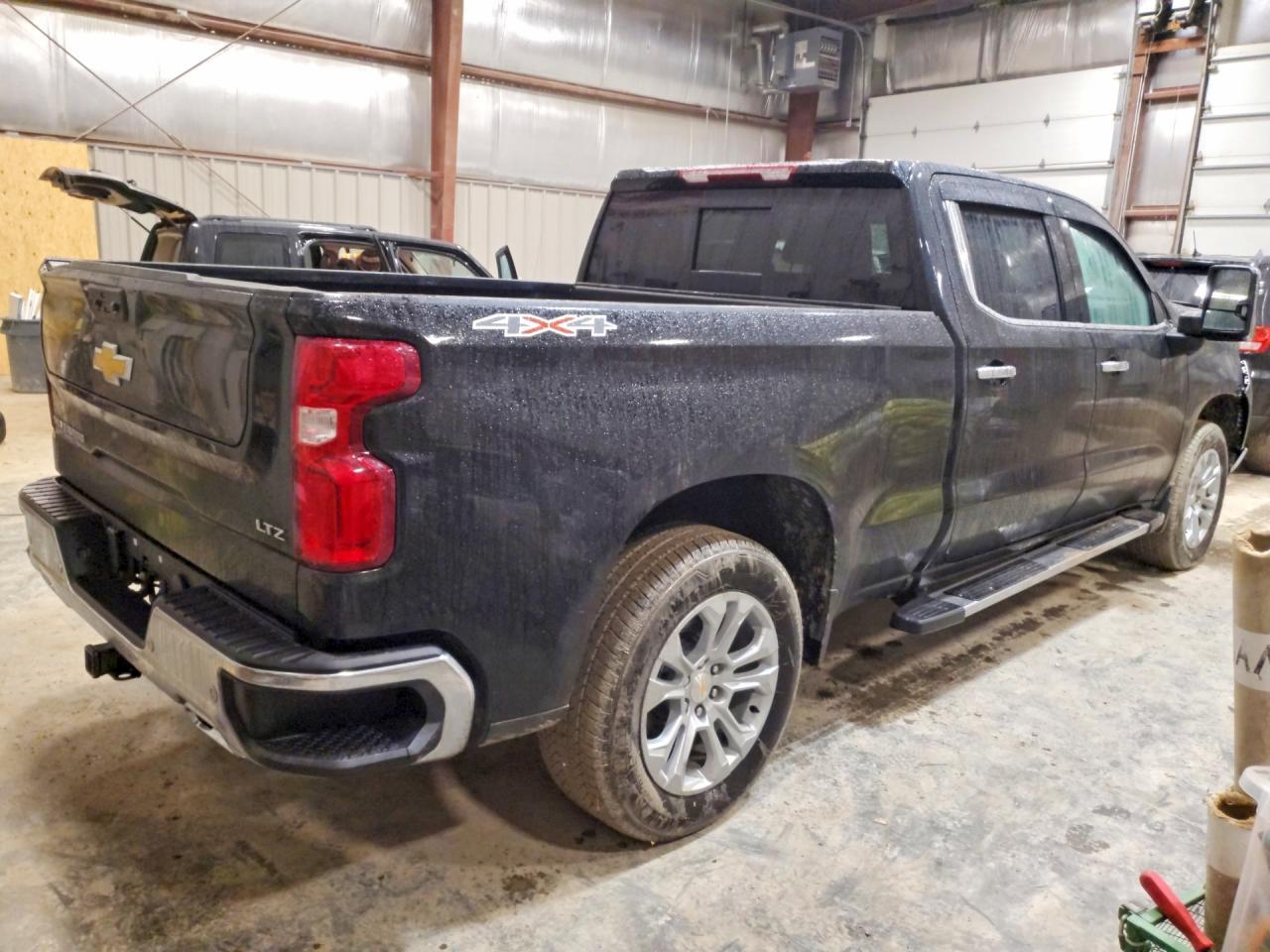 2025 CHEVROLET Silverado