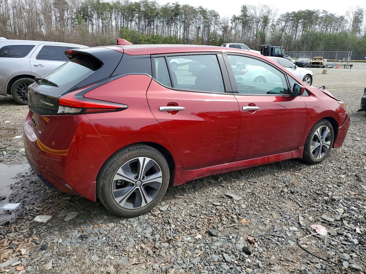 2022 NISSAN LEAF