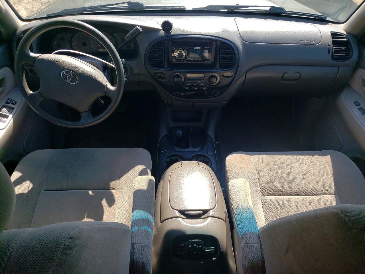 2004 TOYOTA Sequoia