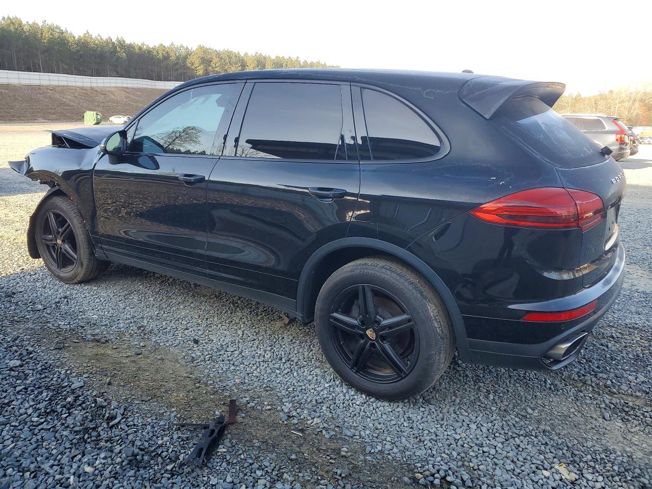 2016 PORSCHE CAYENNE