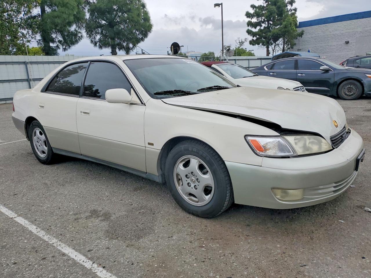 1999 Lexs Es300
