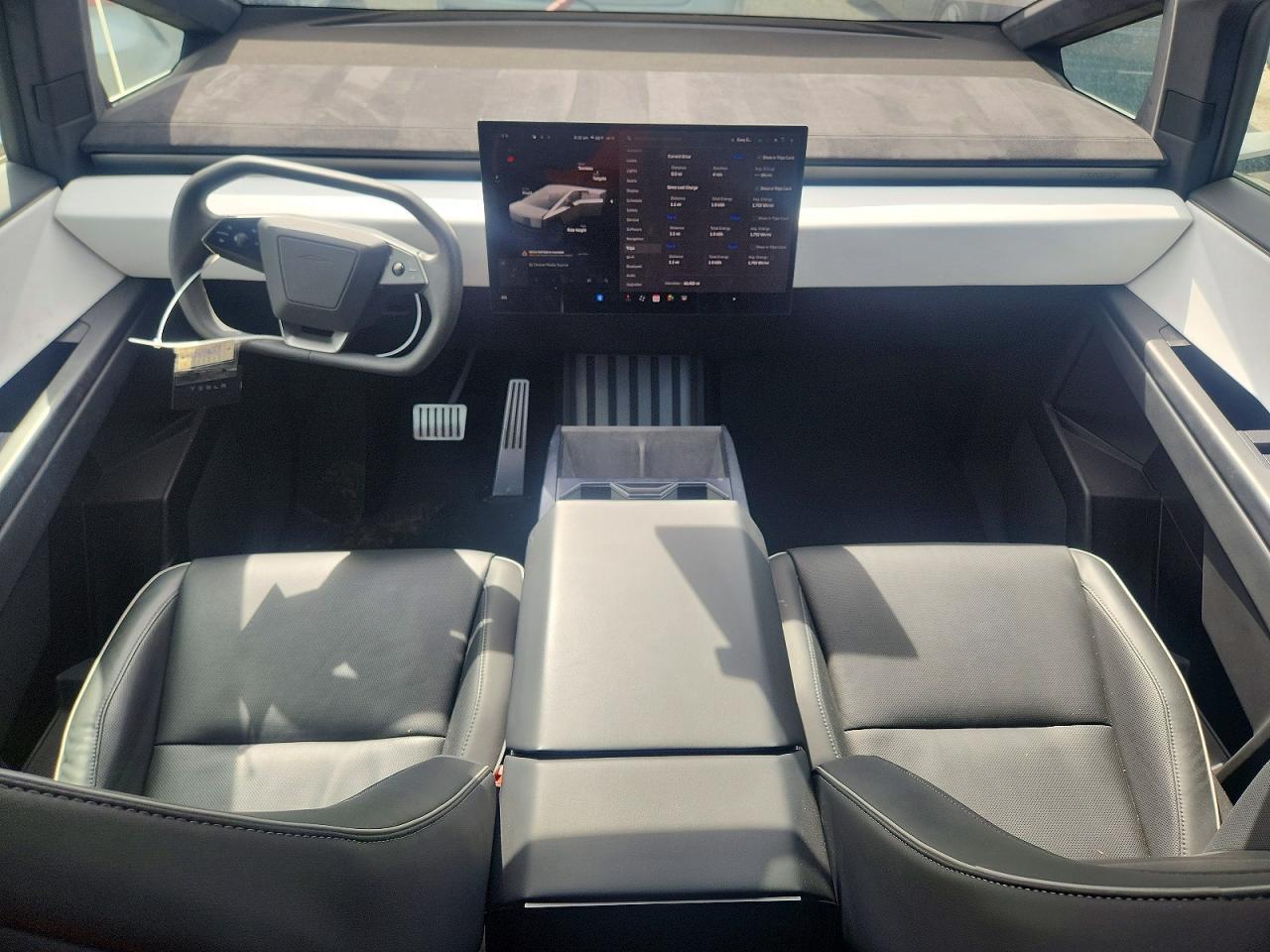2024 TESLA Cybertruck