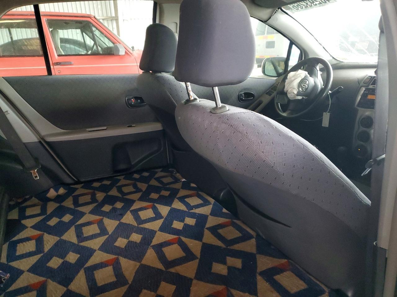2011 TOYOTA YARIS