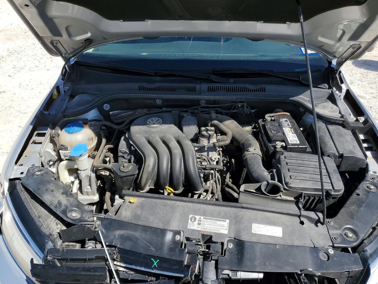 2015 VOLKSWAGEN JETTA