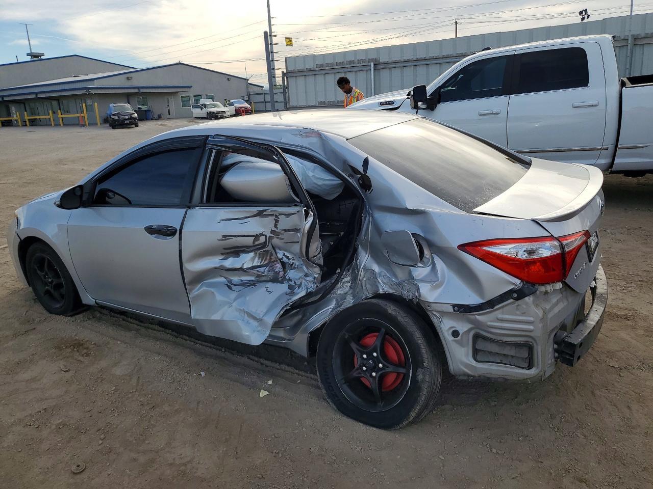 2015 TOYOTA COROLLA