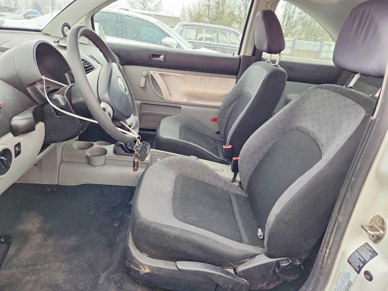 2001 VOLKSWAGEN Beetle