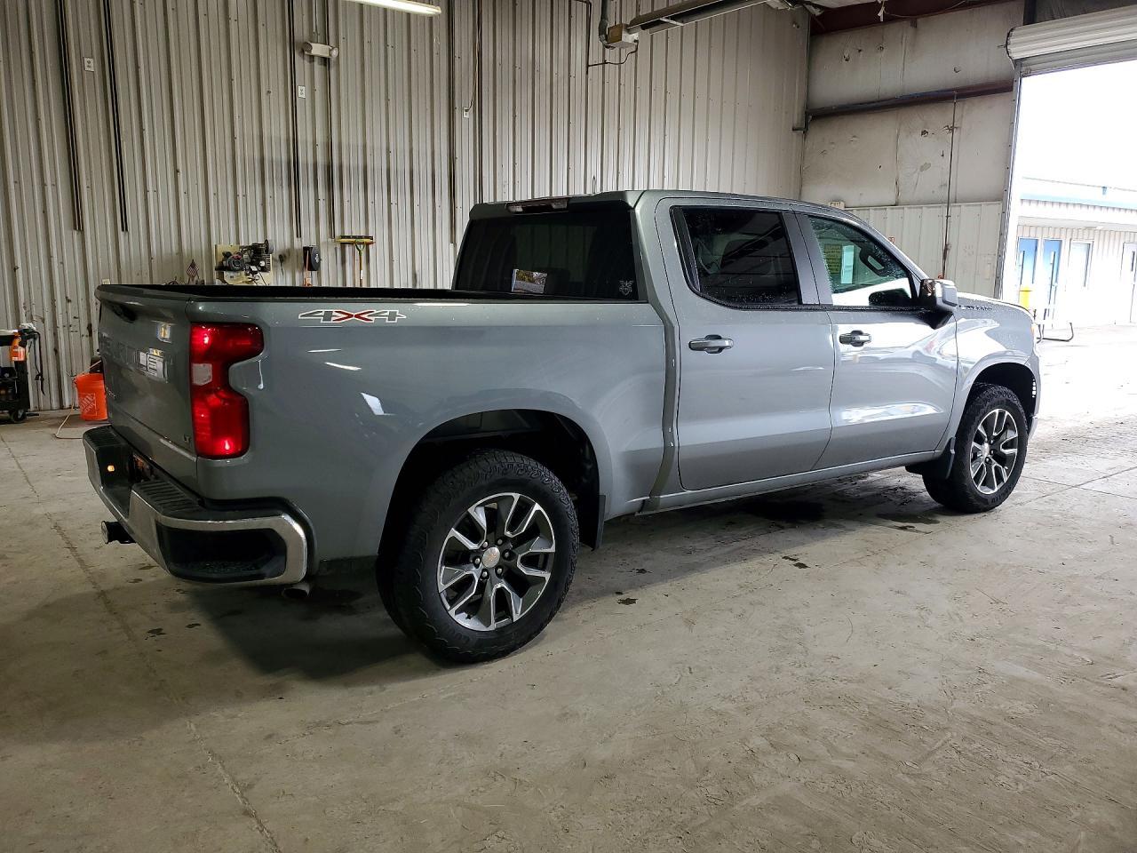 2025 CHEVROLET Silverado