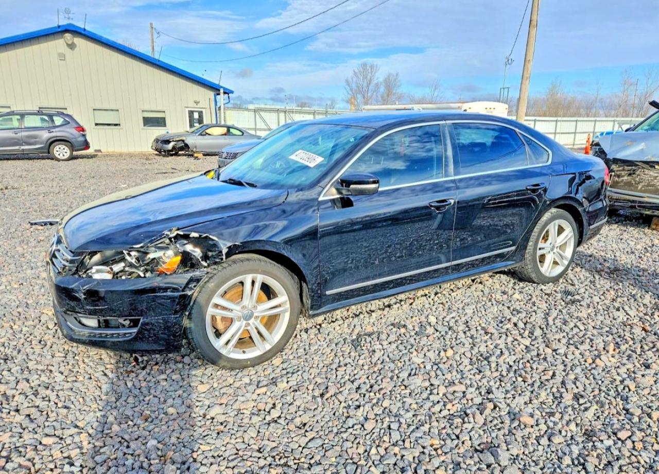 2014 VOLKSWAGEN Passat