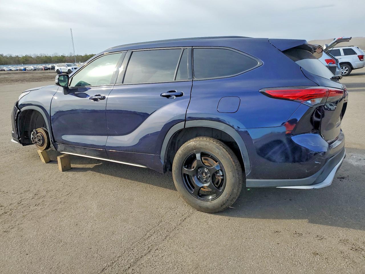 2023 TOYOTA HIGHLANDER